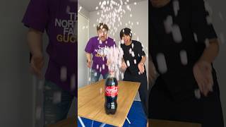 🥤💥coke vs 100mentos #Shorts