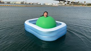MYを風船の中に入れて海に流してみた【ドッキリ】